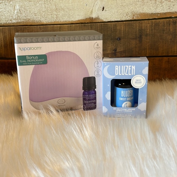NIB Bella Mist essential Oil Diffuser and Two (2) oils - Picture 3 of 4